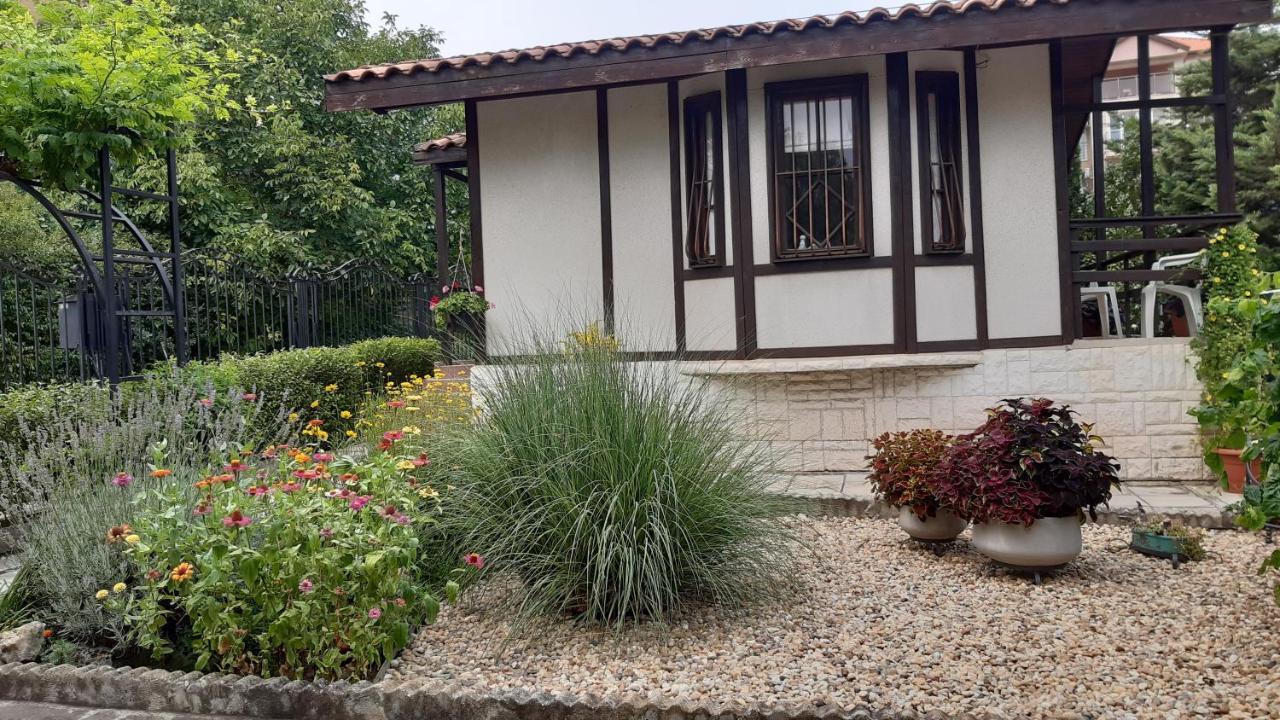 Motivi Cottage Saints Constantine and Helena Exterior photo